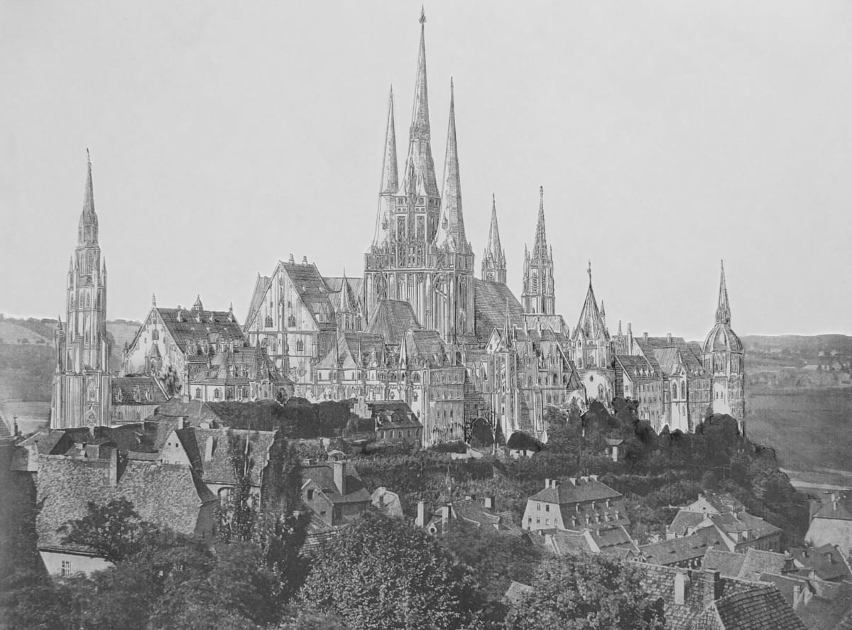 Der Idealplan zeigt den fünftürmigen Dombau mit der aus drei Türmen gestalteten Westfassade nach Linnemann. Die Albrechtsburg ist mit einem neuen Torturm sowie weiteren Wohn- und Treppentürmen ausgestattet.