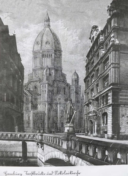 St. Nicolai am Nikolaifleet von der Trostbrücke aus gesehen.