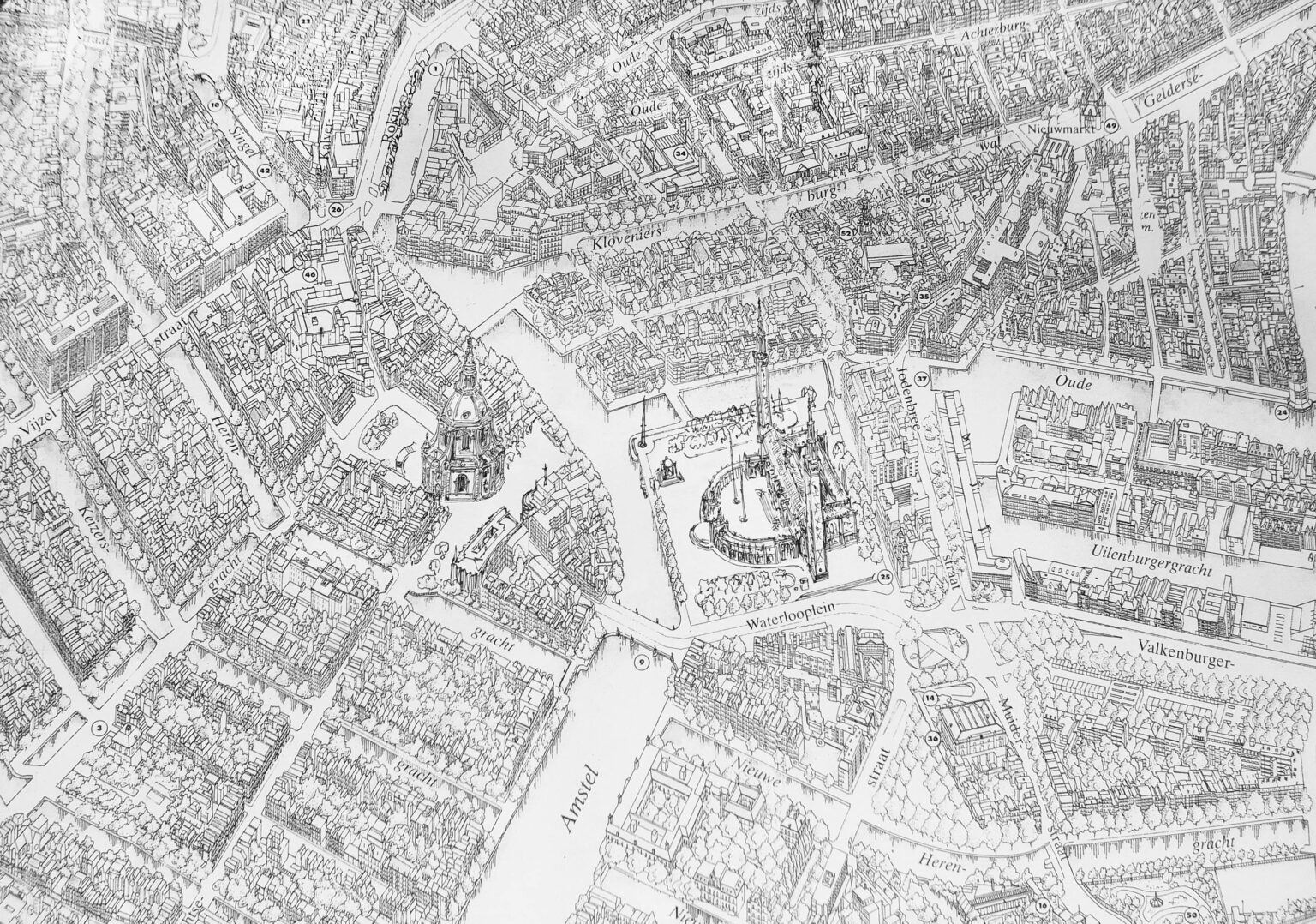 Überblick über die Projekte an der Amstel mit der Postkerk und dem Neuen Rathaus.