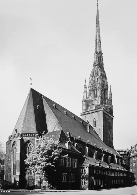 St. Jacobi mit neugotischem Turm.