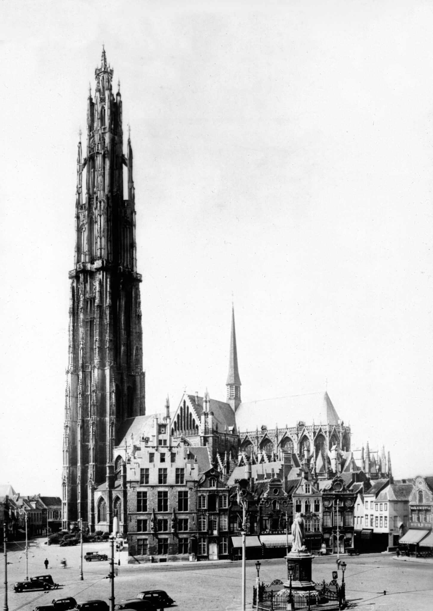 Vollendeter Turm mit 168 Metern Höhe für Mecheln. Zeitgenössische Darstellung